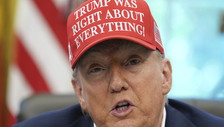 “Dazi illegali”. I giudici fermano Trump e scoppia il finimondo: sentenza scorretta