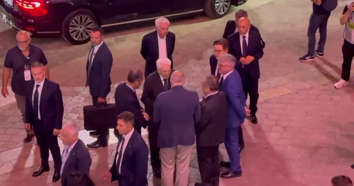 Palermo-Frosinone, l'ingresso del presidente Mattarella allo stadio