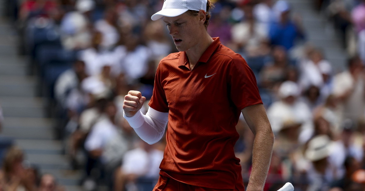 Jannik Sinner è agli ottavi degli Us Open. Vittoria in rimonta su Shapovalov
