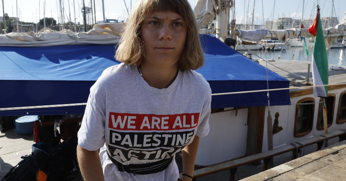 Contrordine compagni, rovinosa ritirata della flotilla per Gaza: "Venti a 30 nodi"