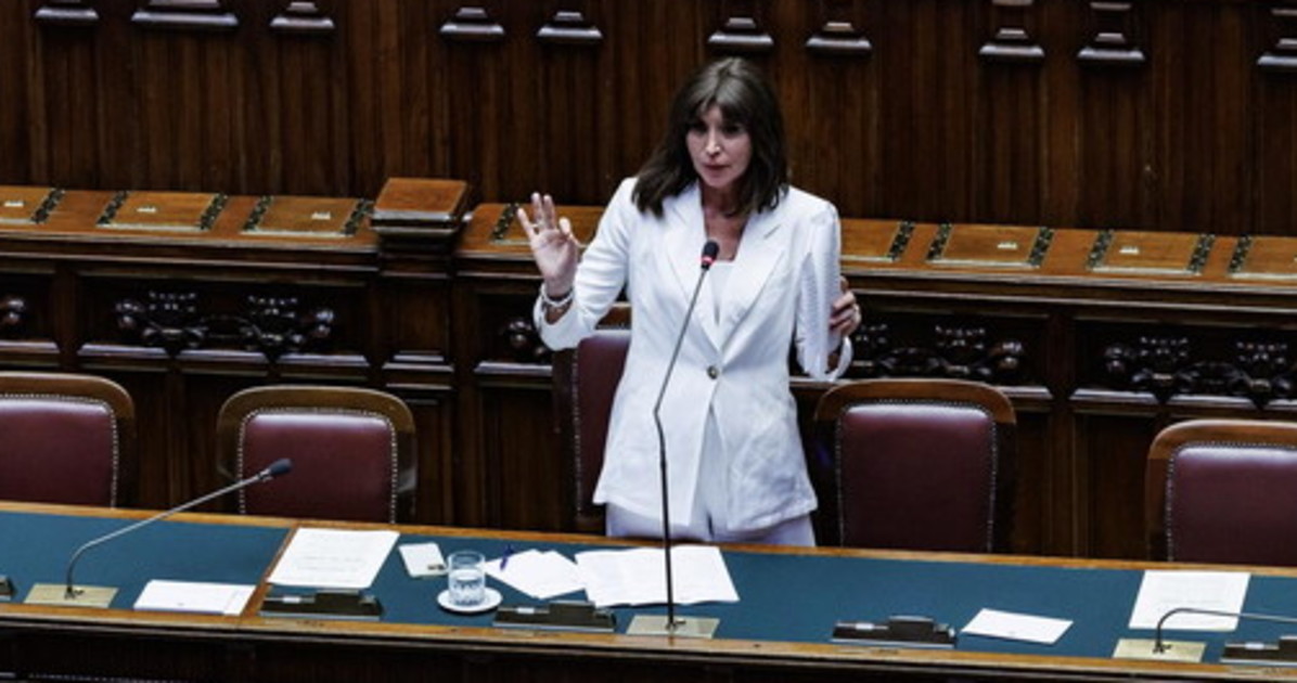Manifesti choc contro Tajani, Bernini: "Gesto di odio, l