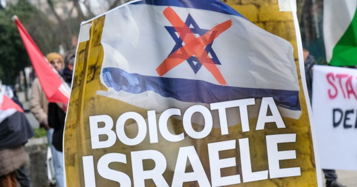 disabile lasciata a piedi perch233 israeliana il caso a milano la mail della vergogna