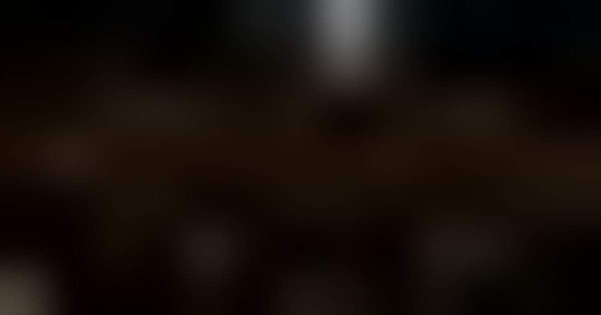 Lanterne, fiori bianchi e lacrime: a Milano l'ultimo saluto ad Armani