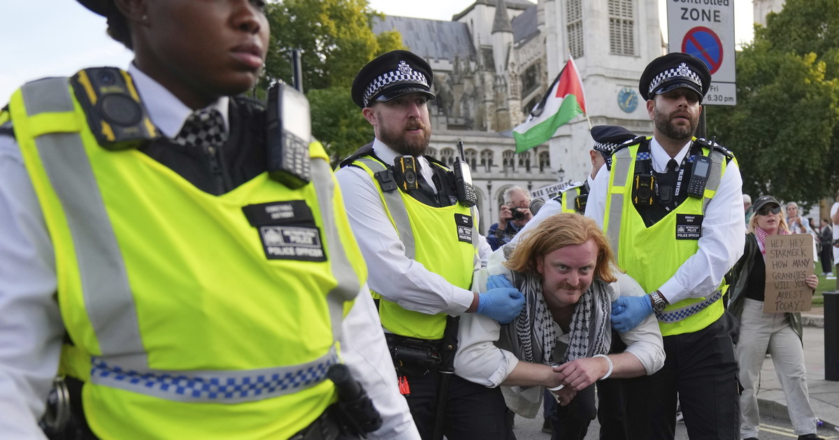 Manifestazione ProPal a Londra: quasi 900 arresti Manifestazione ProPal a Londra: quasi 900 arresti