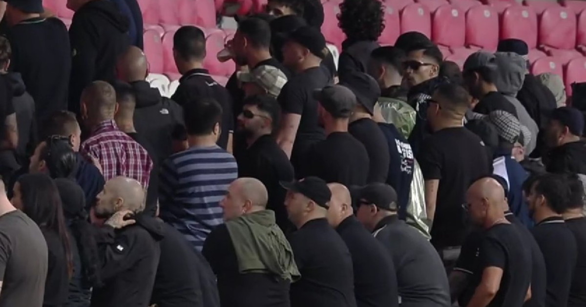 Israele-Italia, lo sfregio degli ultras italiani: di spalle per l'inno israeliano