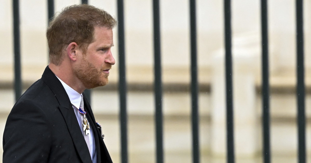 harry finalmente a clarence house per vedere re carlo cosa filtra sul faccia a faccia