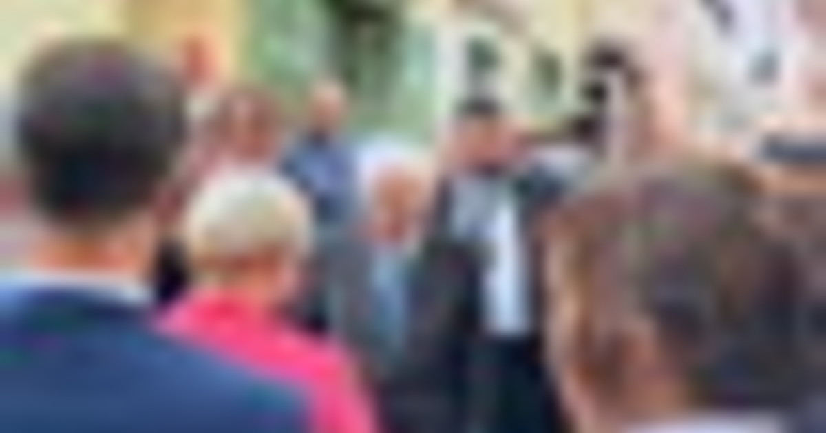 Schleinova obljublja zmago v Marcheju, Fratelli d'Italia kritizirajo Conteja zaradi prikrivanja resnice