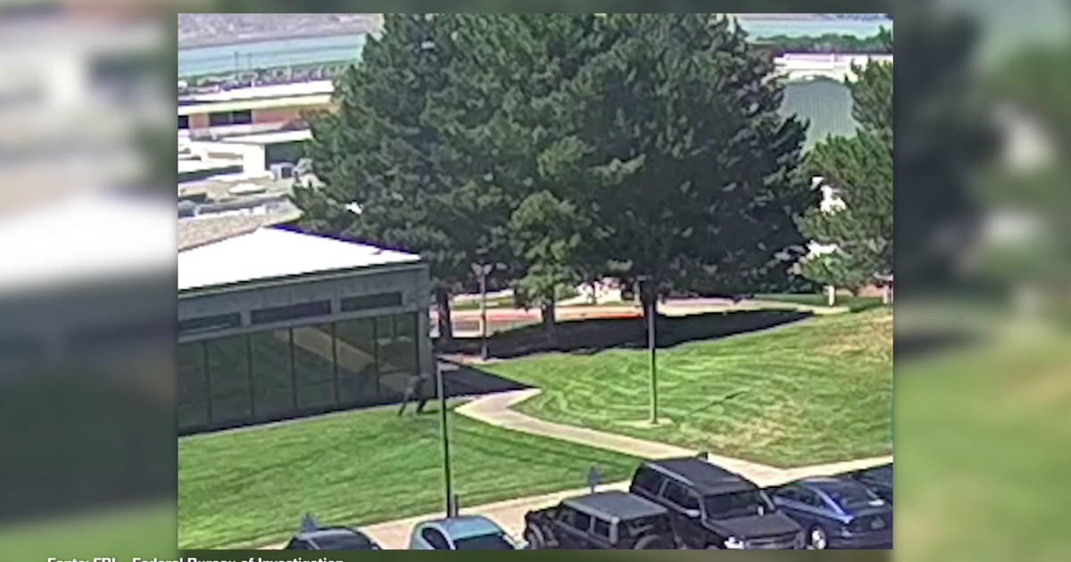 Omicidio Kirk, la fuga del presunto killer in un video dell'FBI