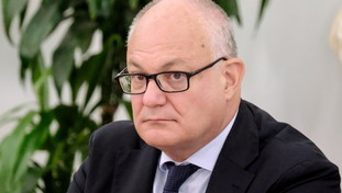 Gualtieri con i soldi dei romani porta a Osaka solo i giornalisti “amici”