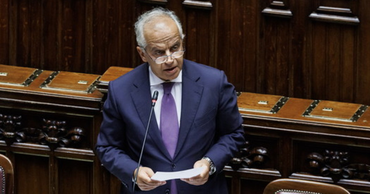 piantedosi rafforza le scorte 200 doveroso dopo l inasprimento dei toni