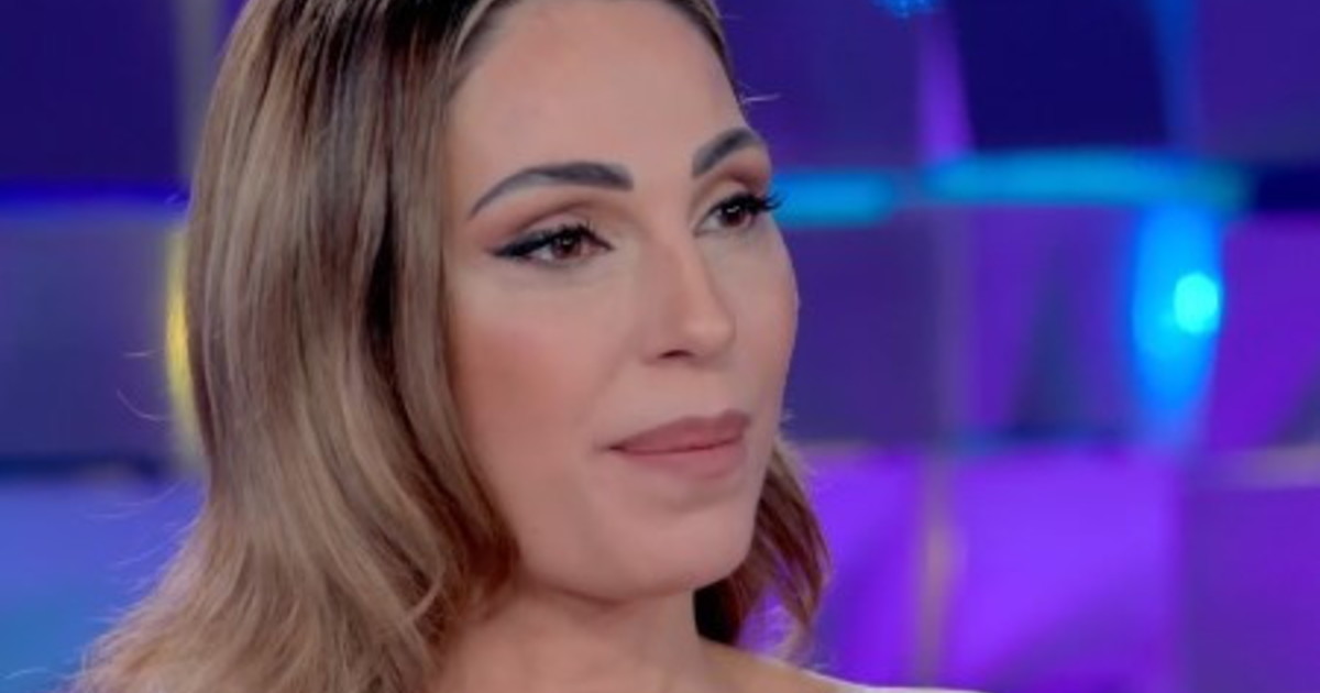 Anna Tatangelo aspetta una femminuccia: Si chiamerà Beatrice. Chi è il padre