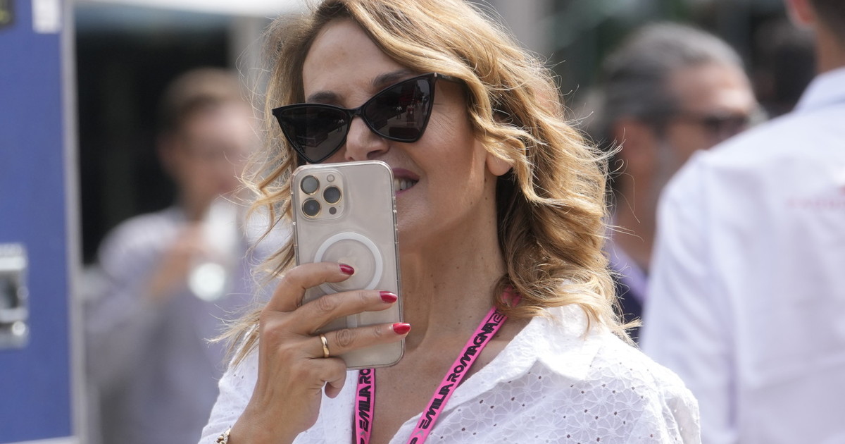 Nessun ritocchino: Barbara D'Urso vuota il sacco. E sulle luci in tv...