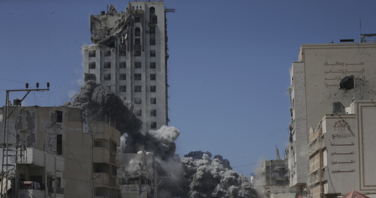 gaza city al via l assalto finale con droni e tank katz la citt224 sta bruciando