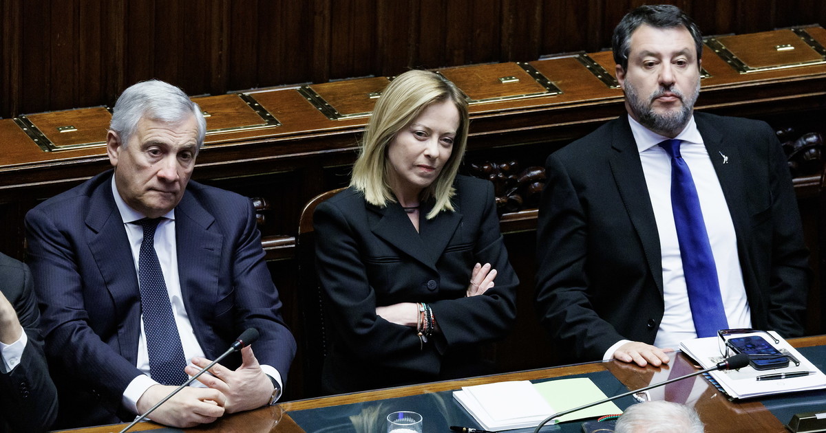 Regionali, la sinistra si divide anche in piazza e trema per i sondaggi