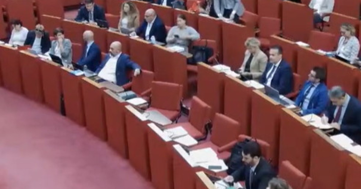 Vi abbiamo già appeso una volta, l'odio del consigliere Pd contro FdI