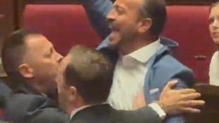Riforma della giustizia, il grillno Donno scatenato: il video clamoroso della bagarre