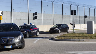 L'aggressione in carcere a Turetta: il labbro ferito e poi la sorpresa... Il retroscena