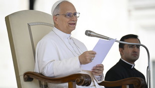 Il Papa striglia i progressisti. Non parla di genocidio, dice no alle nozze gay e al diaconato femminile