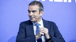 Il sondaggio incorona Occhiuto. Doccia fredda per la sinistra