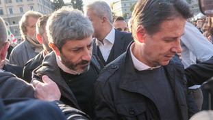“Nessuna lista del presidente”. In Campania già volano gli stracci tra Conte e Fico