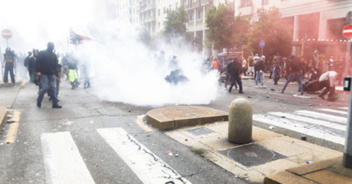 Italia in piazza per Gaza. Scontri a Milano, bloccata autostrada Bologna