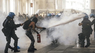 Italia ostaggio degli spaccaPAL: occupazioni, guerriglia urbana e scontri