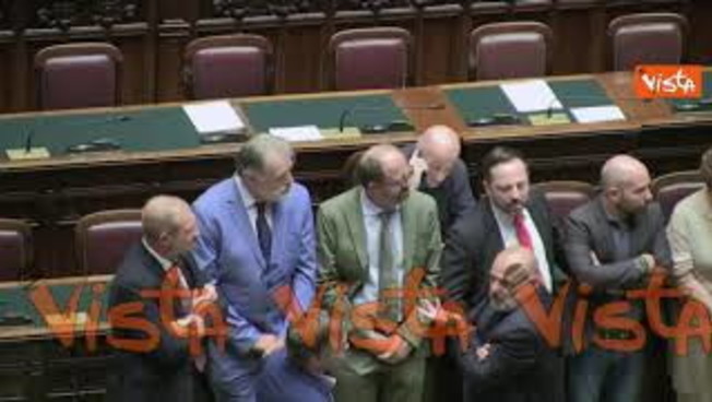 Attacco a Flotilla, Pd, M5s e Avs occupano banchi del Governo alla Camera in segno di protesta