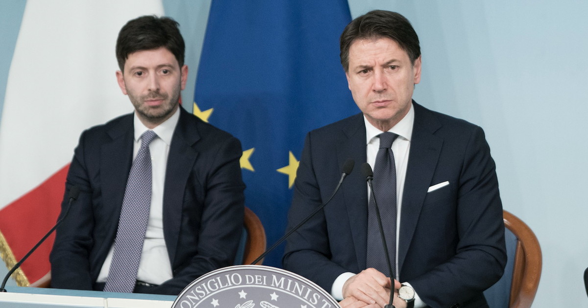 Mascherine Covid contraffatte: bufera su Conte e Speranza