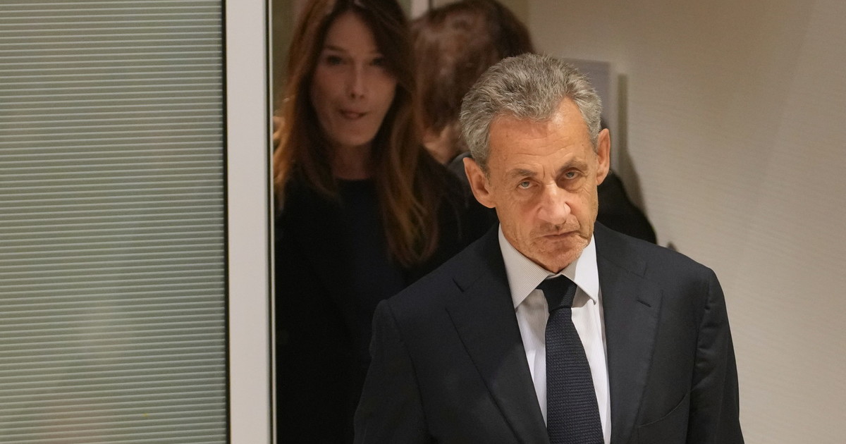 Sarkozy condannato a 5 anni: Dormirò in carcere, ma sono innocente