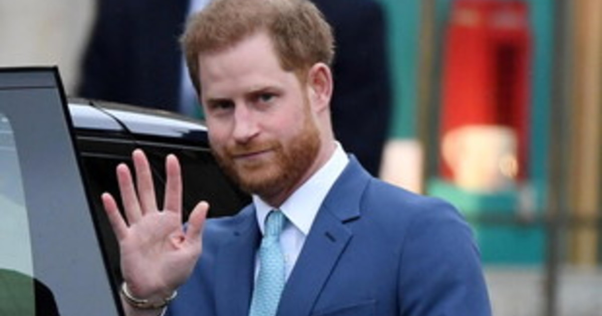 Il principe Harry furioso: "Qualcuno vuole sabotare la riconciliazione con mio padre, il re"