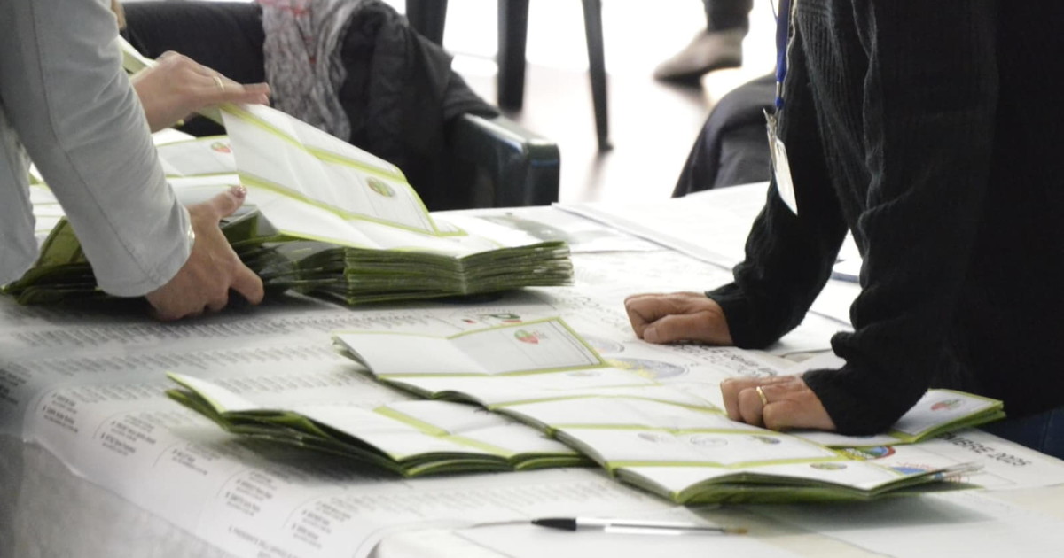 regionali 2025 l ora della verit224 lo spoglio nelle marche e in val d aosta