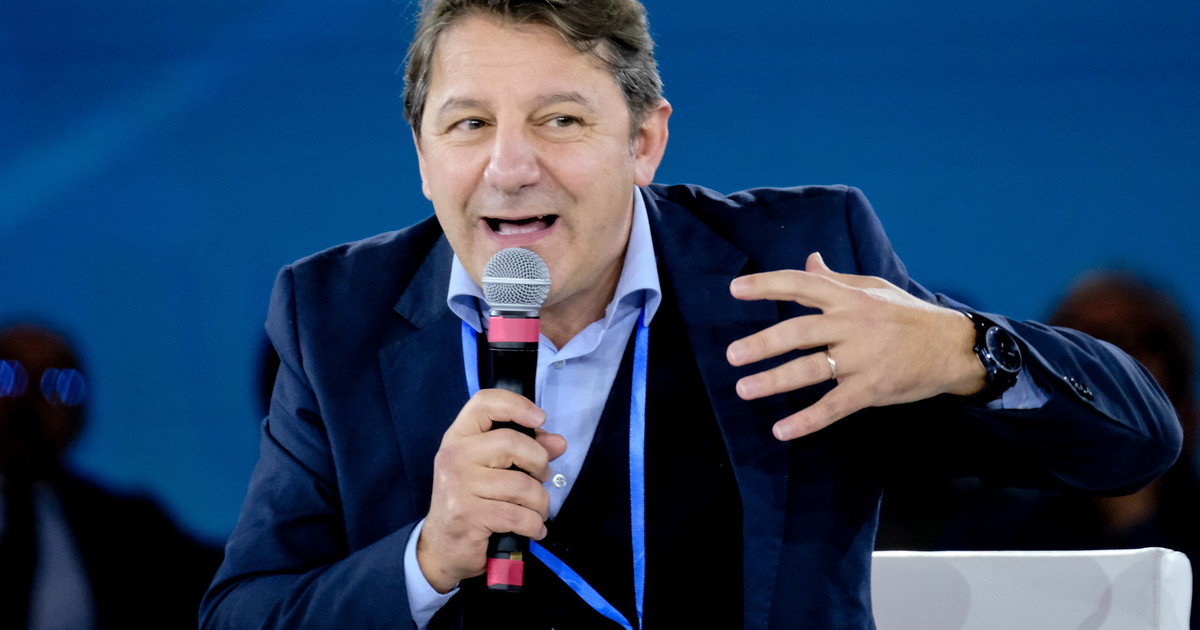 ora tocca alla calabria tridico sfida occhiuto ma non potr224 votarsi