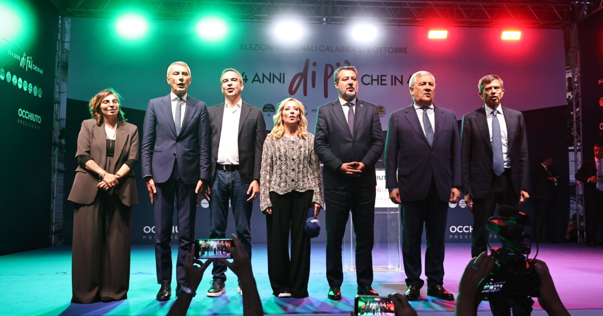 Calabria. Meloni attacca la sinistra: "Tratta italiani da stupidi, finirà come nelle Marche"