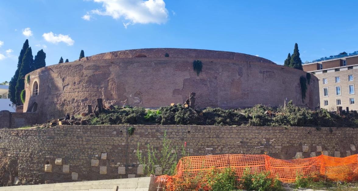 addio ai cipressi del mausoleo di augusto erano in cattivo stato
