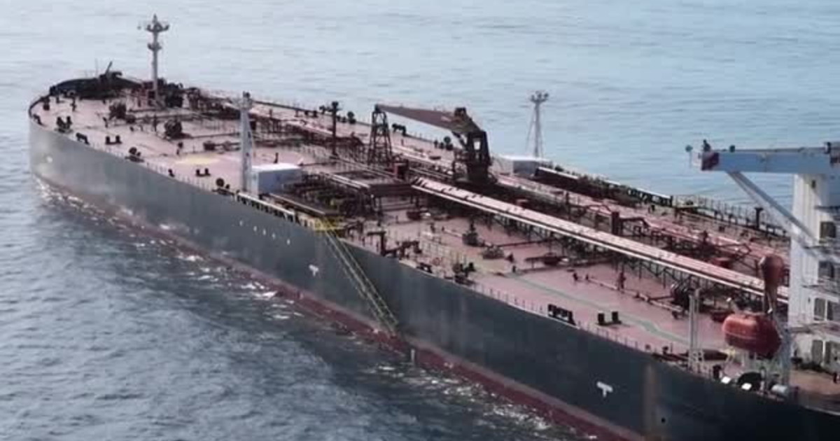 Francija bo gostila srečanje glede ruske 'flote v senci', Putin pa francosko akcijo označil za piratstvo.