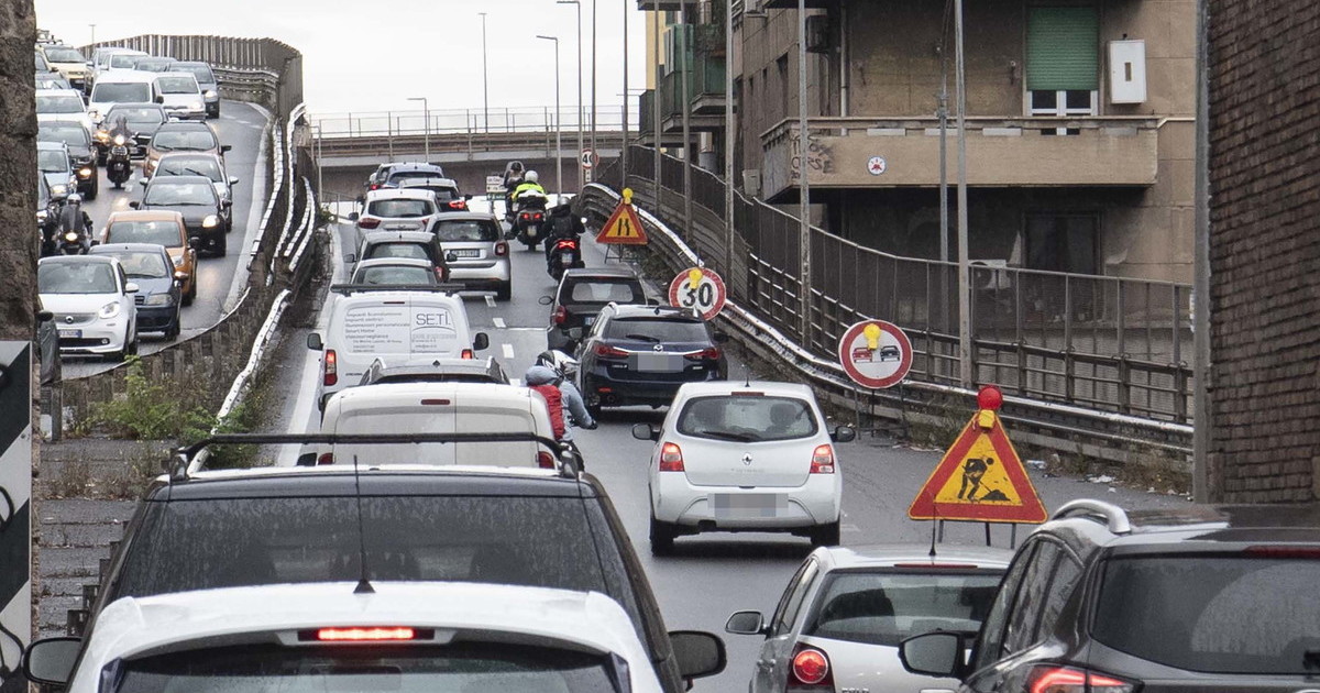 da luned236 altri due mesi di caos tram fermi e cantieri stradali