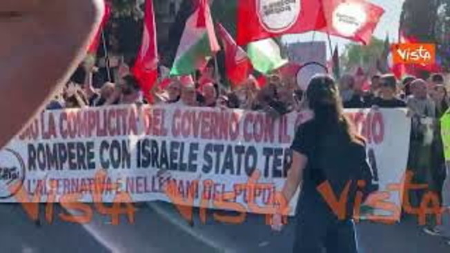 "Siamo tutti antisionisti", il coro del corteo pro Gaza a Roma
