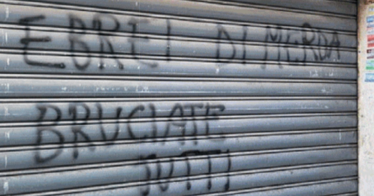 Due anni dal 7 ottobre tra striscioni, insulti e minacce agli ebrei