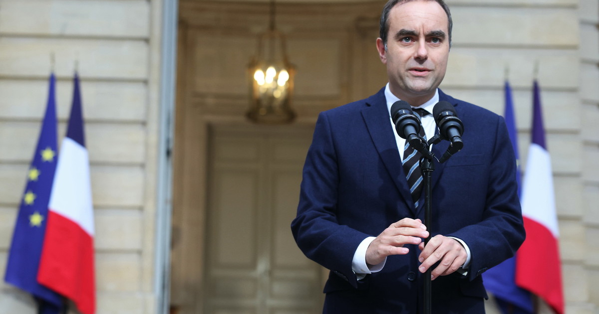 altro scossone per macron lecornu si 232 gi224 dimesso francia nel caos