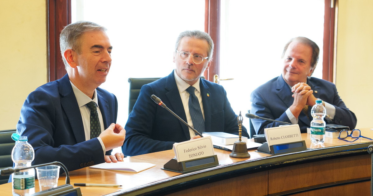 Comunicato Stampa: CRV - Presentato il Codice Parlamentare di Federico Silvio Toniato, Segretario generale del Senato