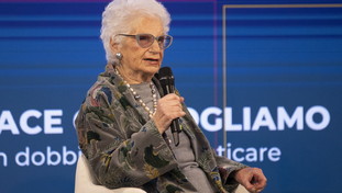 Ondata di solidarietà per Liliana Segre dopo il “caso” Albanese. La sinistra tace