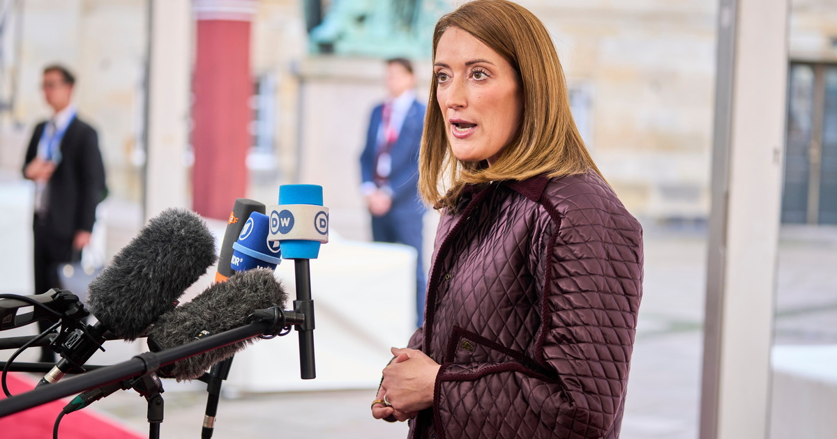 Salis, il giallo della scheda non funzionante e scoppia la bufera su Metsola