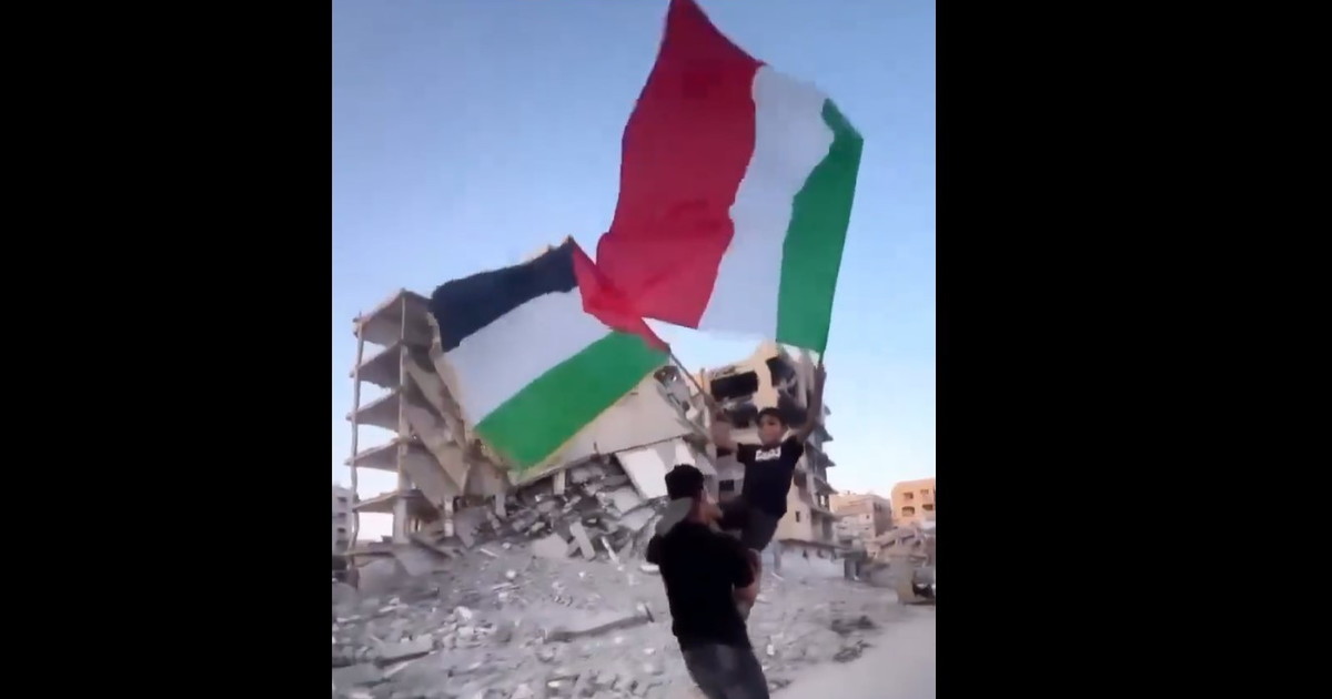A Gaza sventola il Tricolore italiano. Tajani: "Riconoscenza verso il nostro Paese, viva la pace" | VIDEO A Gaza sventola il Tricolore italiano. Tajani: "Riconoscenza verso il nostro Paese, viva la pace" | VIDEO