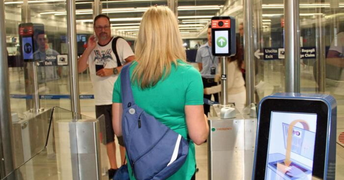 Da domani impronte digitali alla frontiera per chi arriva da Paesi extra Schengen per bloccare terroristi e clandestini