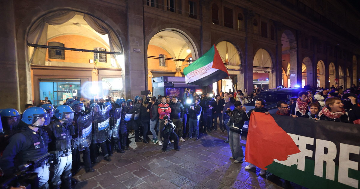 pericolo italia israele l alleanza fra antagonisti e fratellanza musulmana i propal non si fermano