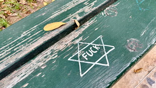 Anche a Torino spuntano le scritte antisemite: l'ultima vergogna dei ProPal