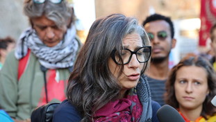 Ambrogino d'oro alla Flotilla: così il Pd si smarca da Albanese. Sinistra in rotta