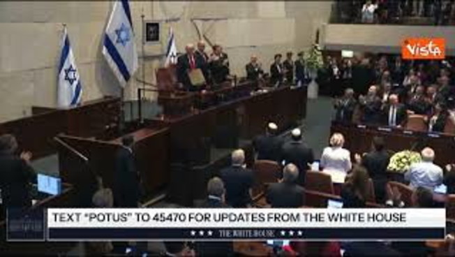 Applauso e standing ovation per Trump al suo ingresso alla Knesset israeliana