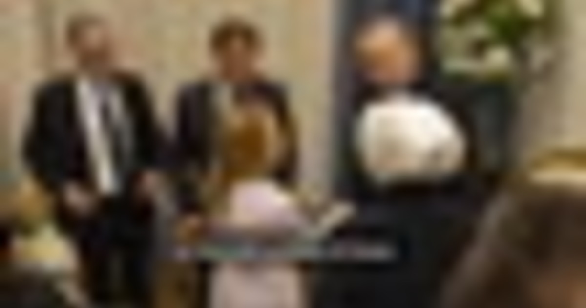 Leader in Egitto per Gaza, Erdogan scherza con Meloni: smetti di fumare