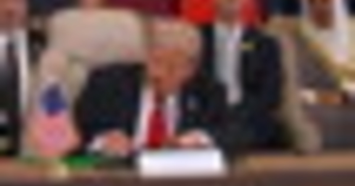 Trump firma con altri mediatori accordo cessate il fuoco a Gaza